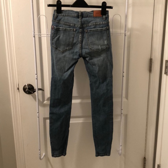 BDG distressed mid rise twig ankle jean - Picture 7 of 7